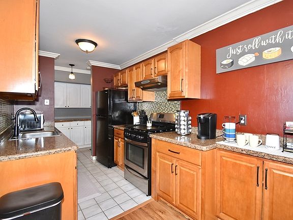 4th image of 121 Regency Park Dr #121