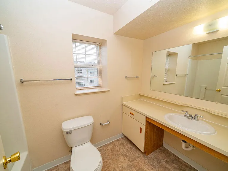Gull Prairie/Gull Run Apartments and Townhomes — Photo 97