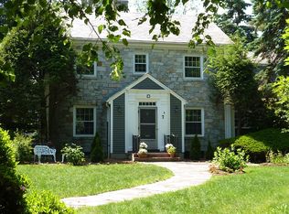 7 Fairway Rd, Brookline, MA 02467