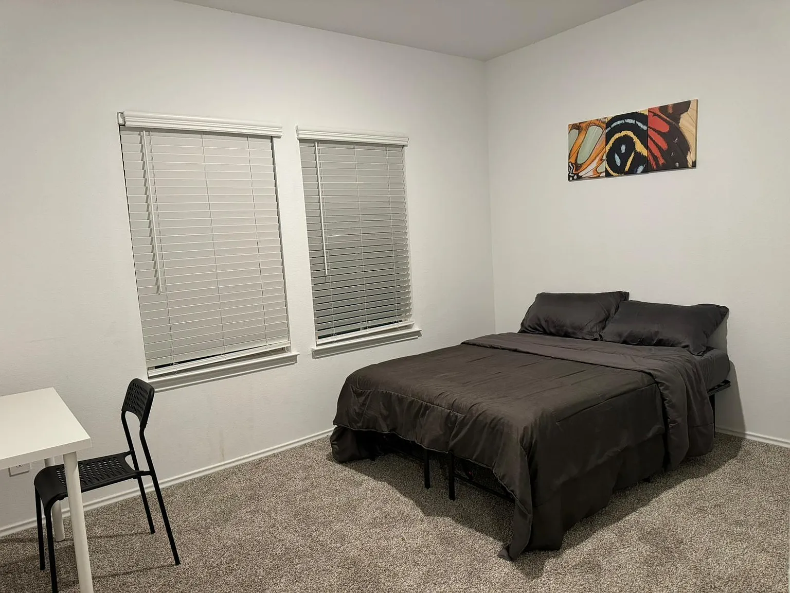 4 bed, 3.0 bath, 2700 sqft, $819 — Photo 1