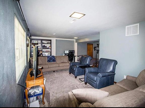 Huge bedroom 3