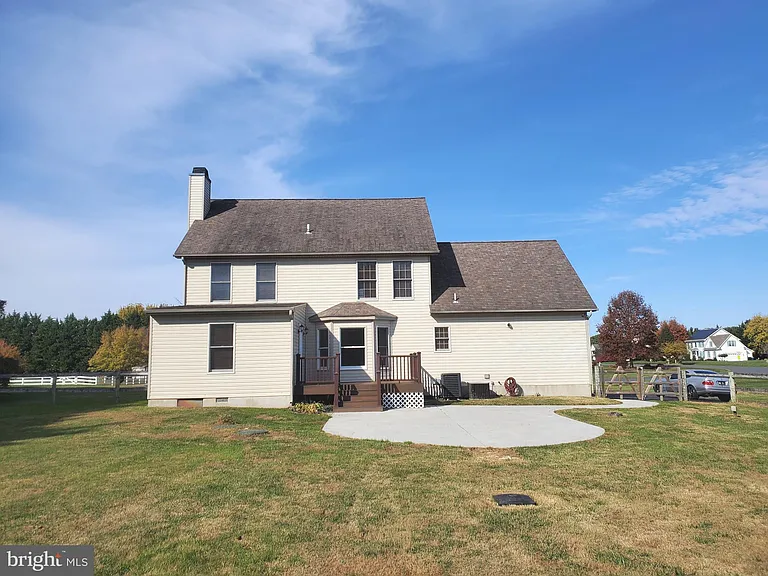 614 E Pebworth Rd — Photo 8