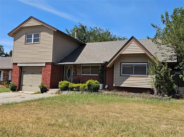 121 SW 16th St, Moore, OK 73160