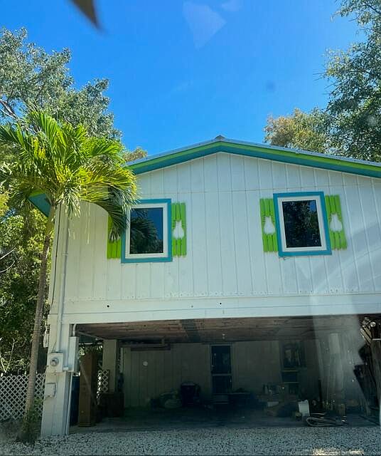 2nd image of 210 Key Honey Ln
