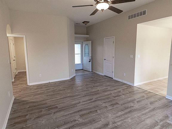 5th image of 4203 Spring Cress Dr