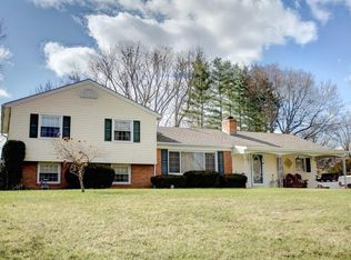 994 Greenway Dr, Dayton, OH 45434