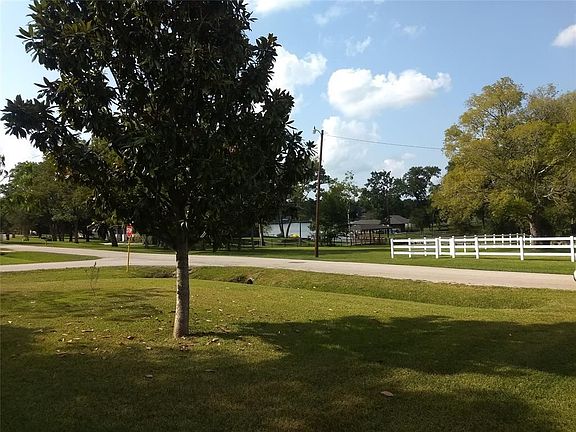 4th image of 13255 Hawthorne Dr