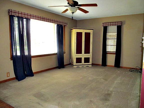 2nd image of 27 Stacy Ave