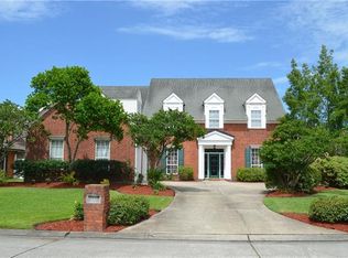 1833 Wedgwood Dr, Harvey, LA 70058