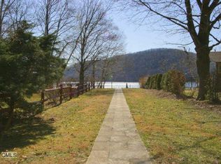 11 Sunset Dr, Danbury, CT 06810