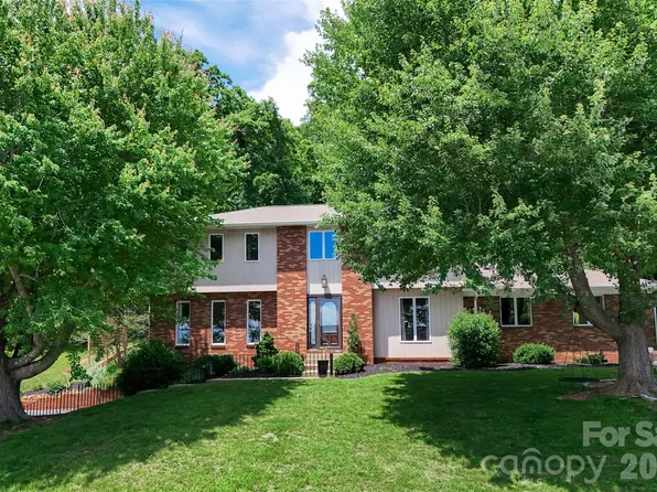53 Braddock Way, Asheville, NC 28803