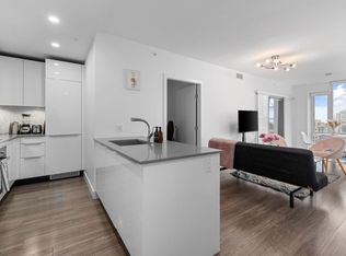 1283 Howe St #2505, Vancouver, BC V6Z 0E3