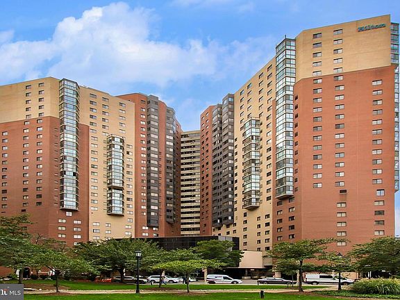 2nd image of 900 N Stafford St APT 1109
