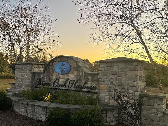 5th image of 219 Shoreview Drive