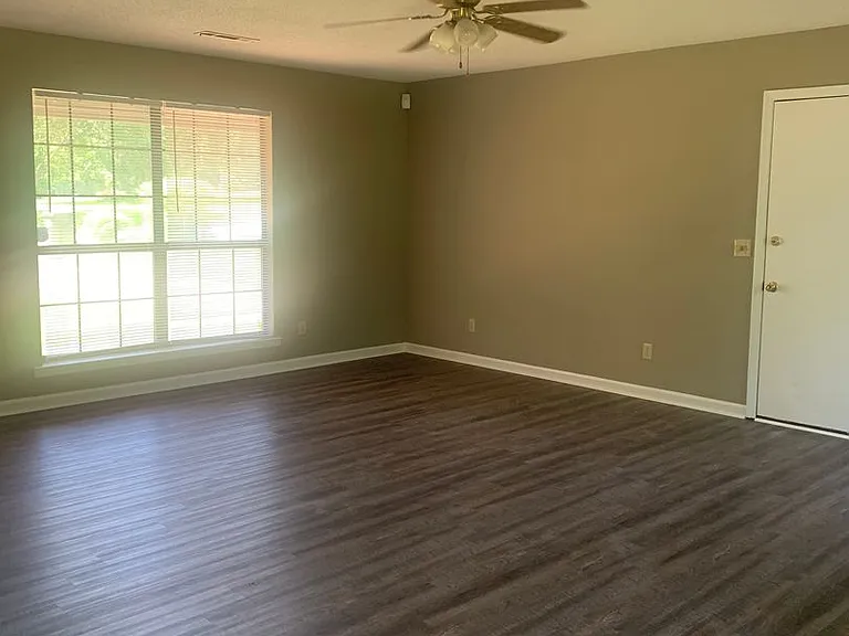 129 Blossom Dr — Photo 6