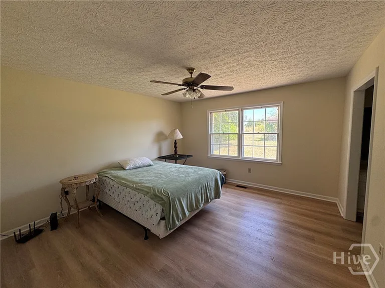 1041 Limmerick Dr — Photo 18