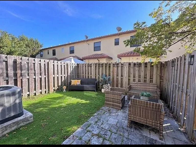 3208 SE 5th Ct — Photo 23