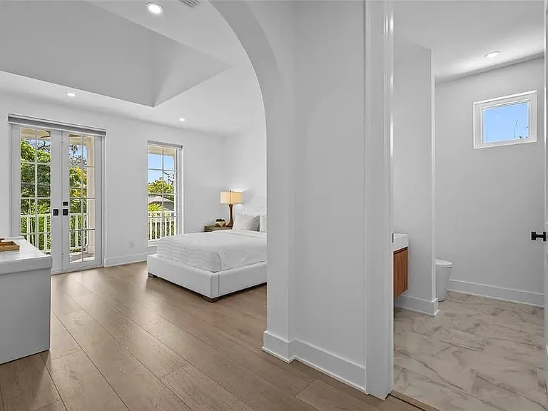417 N Osprey Ave — Photo 8