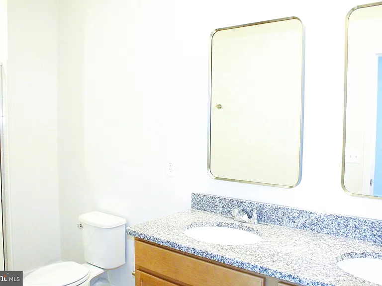 139 Heyford Dr — Photo 13