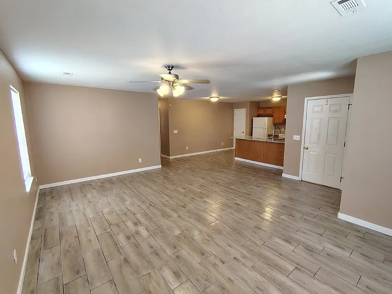 1700 Joshua Pl #B — Photo 2
