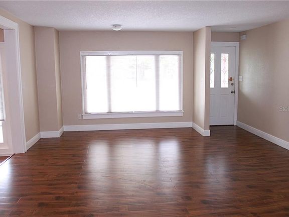 3rd image of 3811 W El Prado Blvd