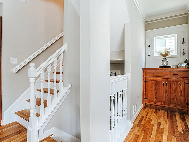 239 Huntley Ave — Photo 9