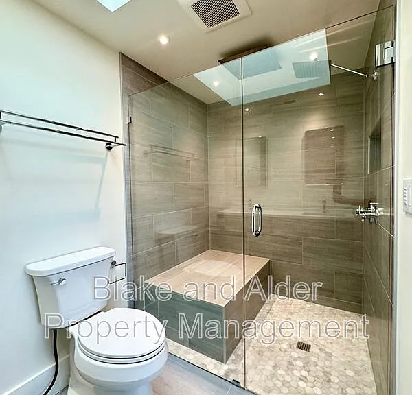 3556 NE Sandy Blvd — Photo 14