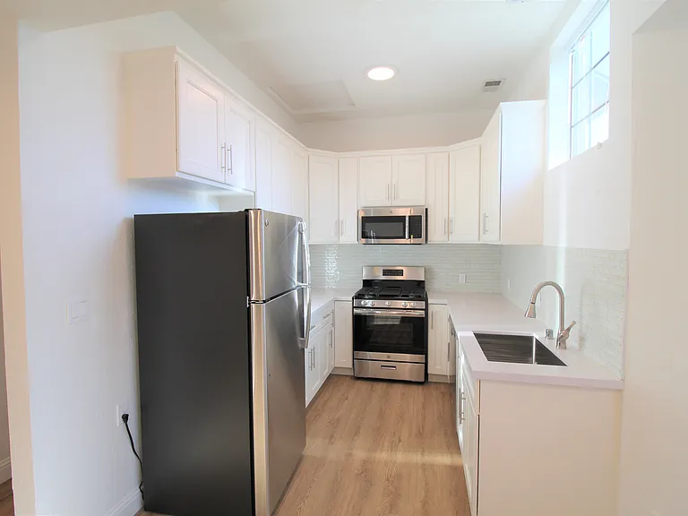 859 Diablo Ave #D — Photo 7