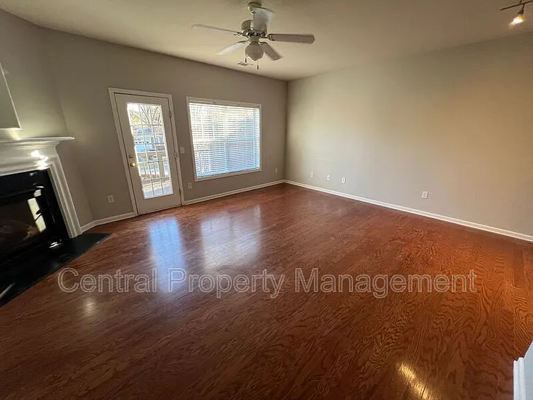104 Chalet Pl — Photo 3