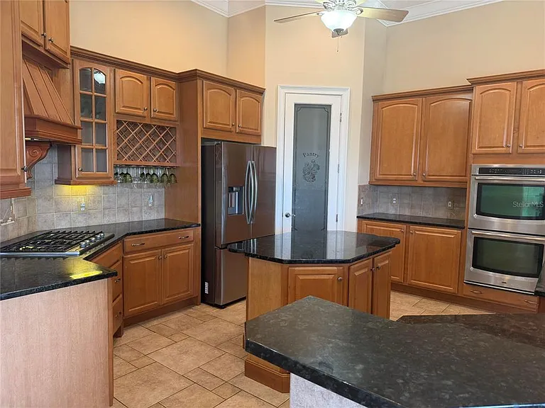2120 Bunker View Ct — Photo 16