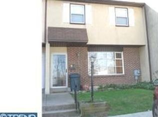 19 Knock N Knoll Cir, Willow Grove, PA 19090
