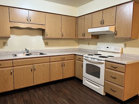 4th image of 235 N 1st St APT 3