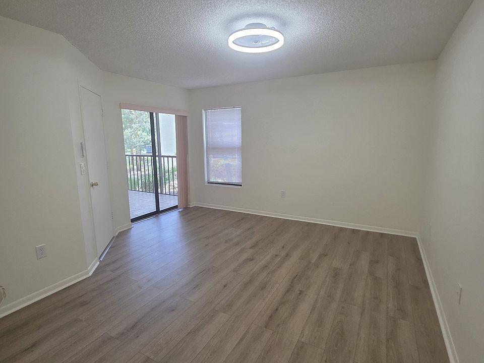 Master bedroom 14x11