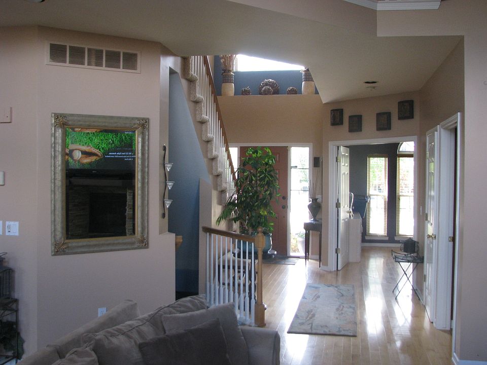 1st image of 49220 Yale Dr