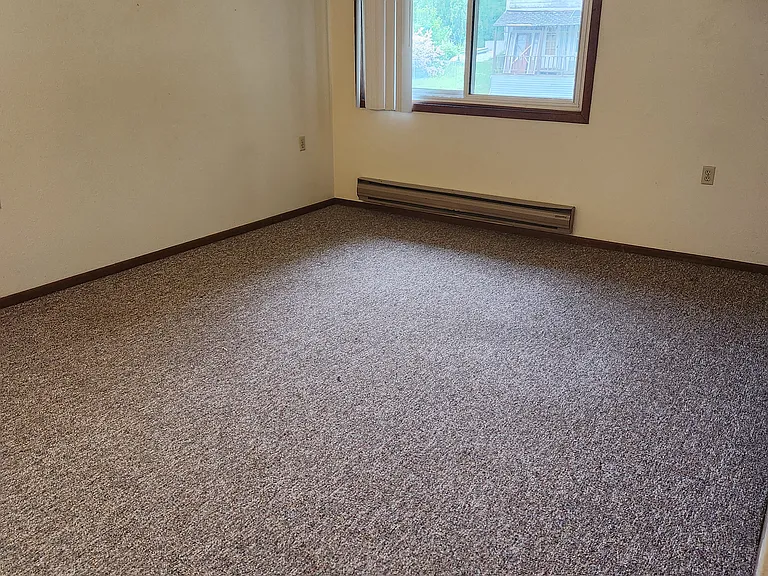 Winneshiek Apartments — Photo 4