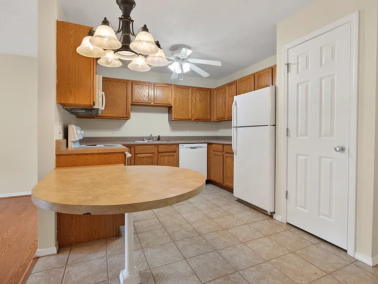 3 Ross Dr #6 — Photo 11