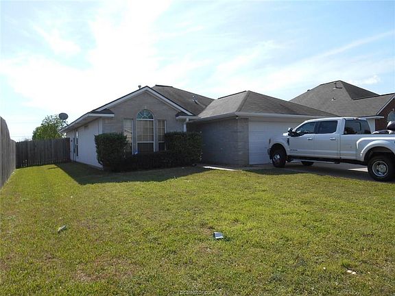 2nd image of 3706 Meadow View Dr