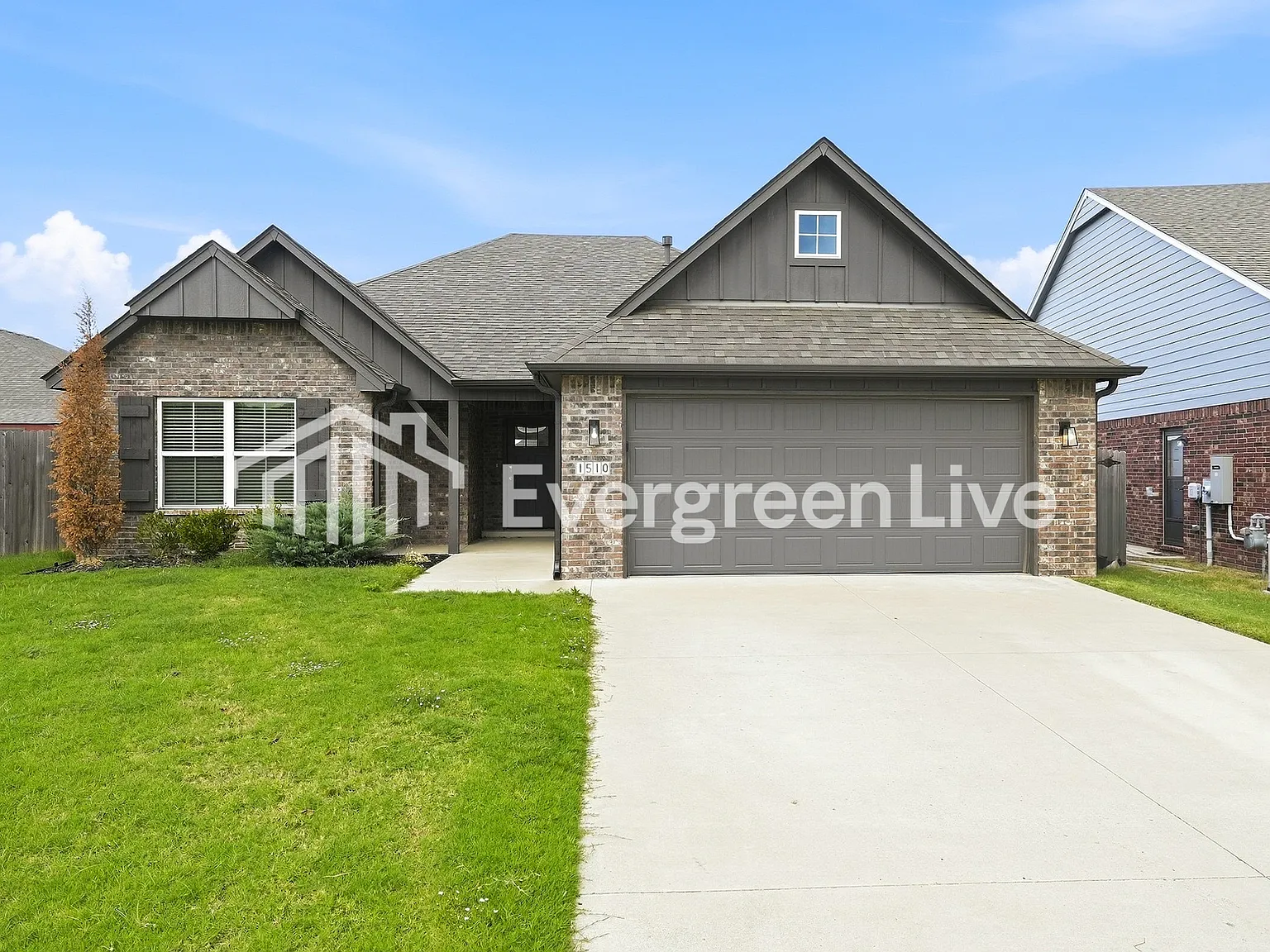 4 bed, 2.0 bath, 1805 sqft, $1,895 — Photo 1
