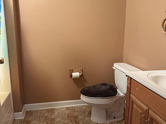 2nd image of 29544 Arlington Ct