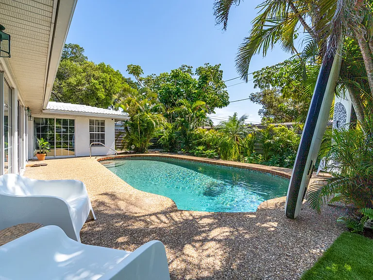 2716 Seaspray St — Photo 2