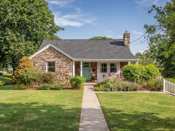 853 Old Furnace Rd, Harrisonburg, VA 22802