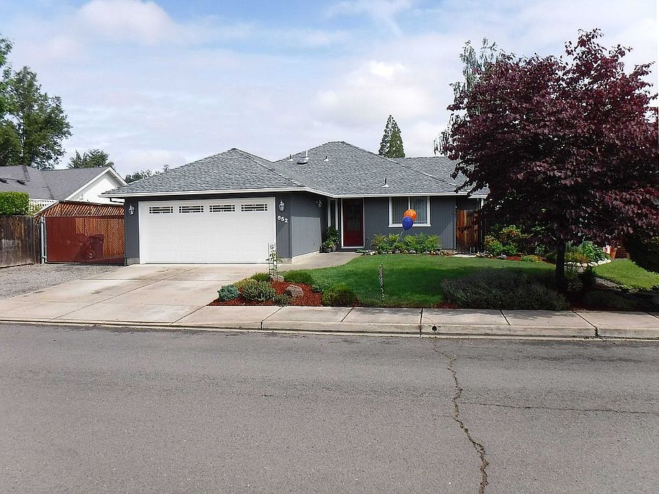 1st image of 652 Shadow Wood Dr