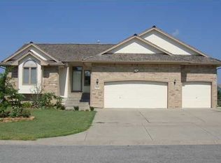 9410 E Parkmont St, Wichita, KS 67207