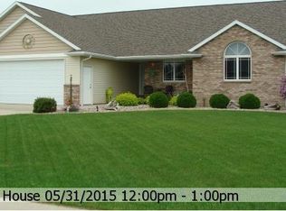 1902 Mimosa Ln, Neenah, WI 54956