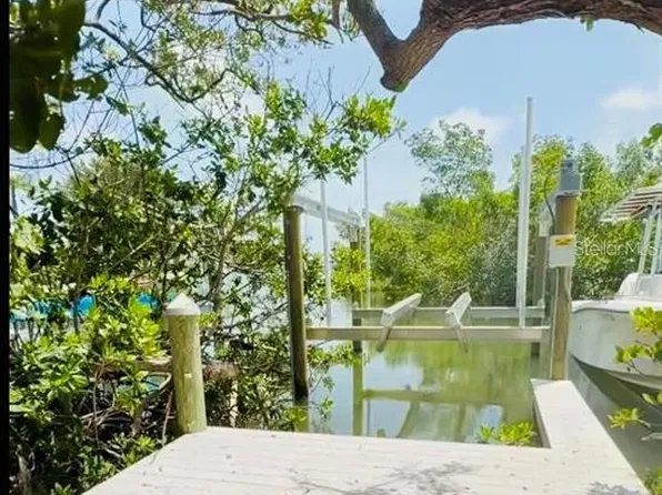 8301 Marina Dr #10, Holmes Beach, FL 34217