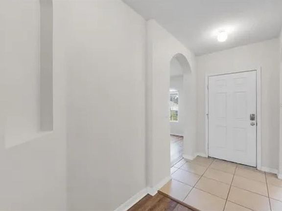 4th image of 724 LAKE CUMMINGS BOULEVARD