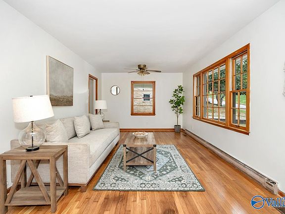 4th image of 3909 W Crestview Dr NW