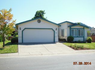 112 Village Dr, Cottage Grove, OR 97424