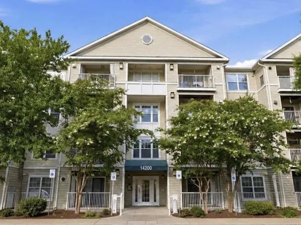 14200 Farnsworth Ln APT 302, Upper Marlboro, MD 20772