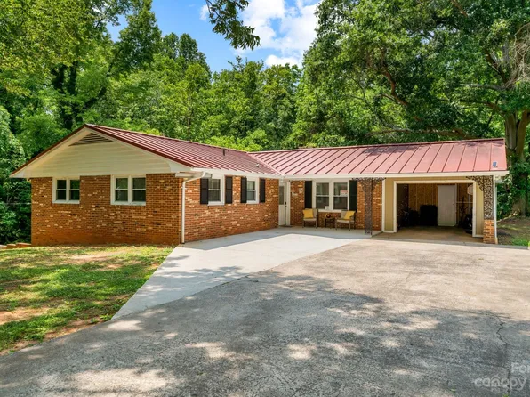 1130 5th St SE, Hickory, NC 28602